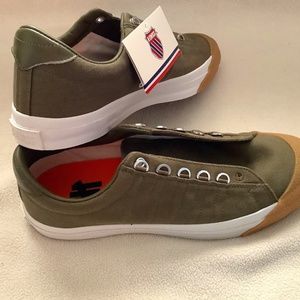 New Men’s K-Swiss Deuce Undftd athletic shoe size 8.5 (fits like a size 10)